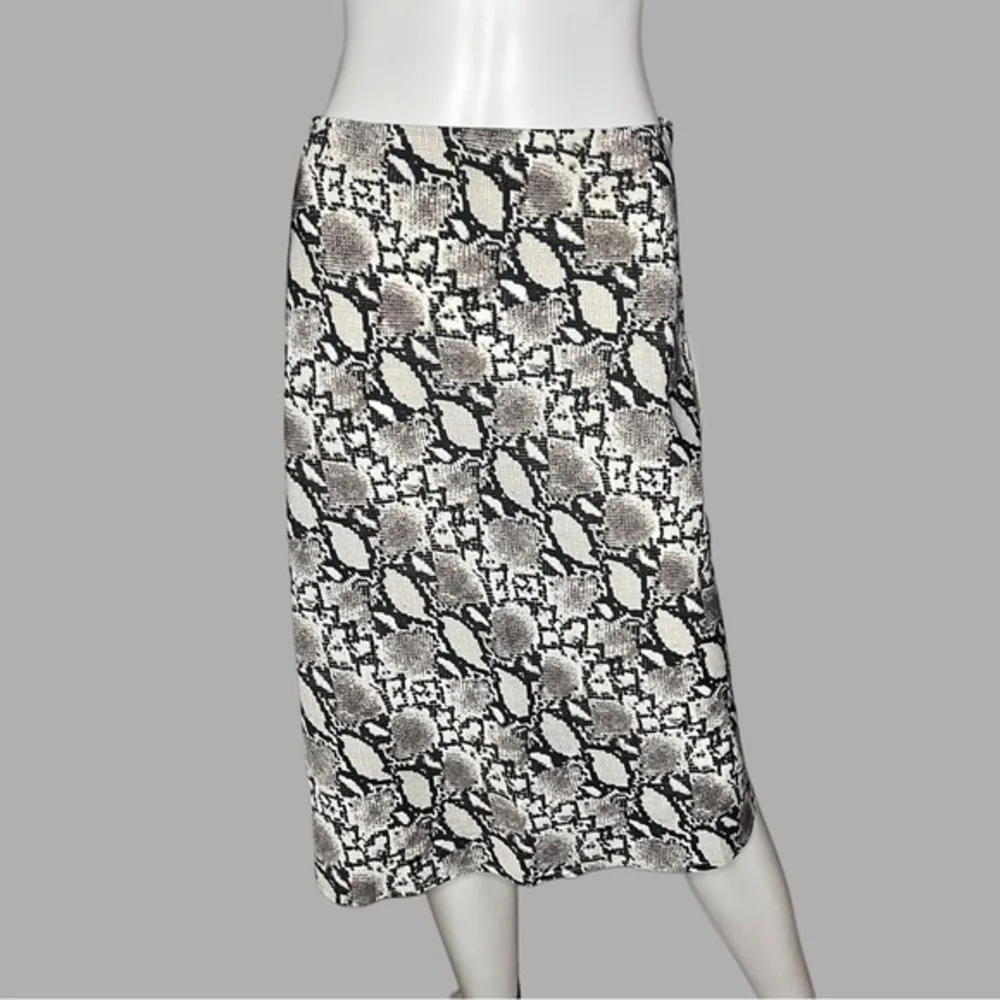 HAVE Fashion Black & White Snake‎ Skin Midi Skirt